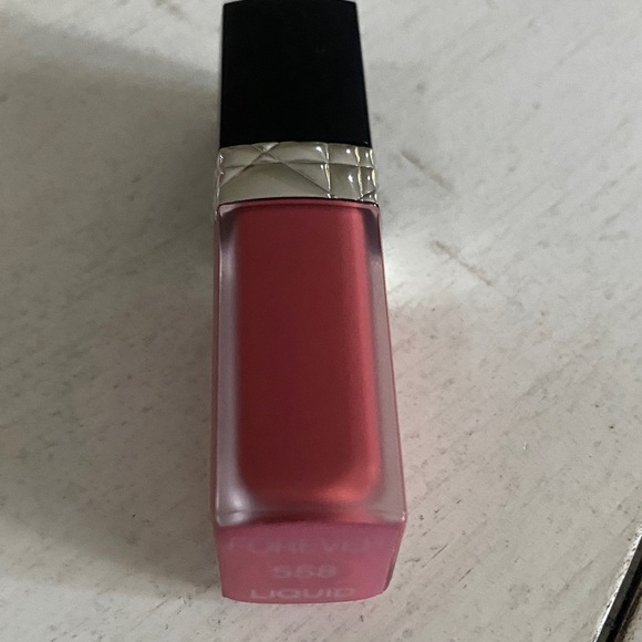 Dior Liquid Lipstick in 558 shade - Picture 1 of 3